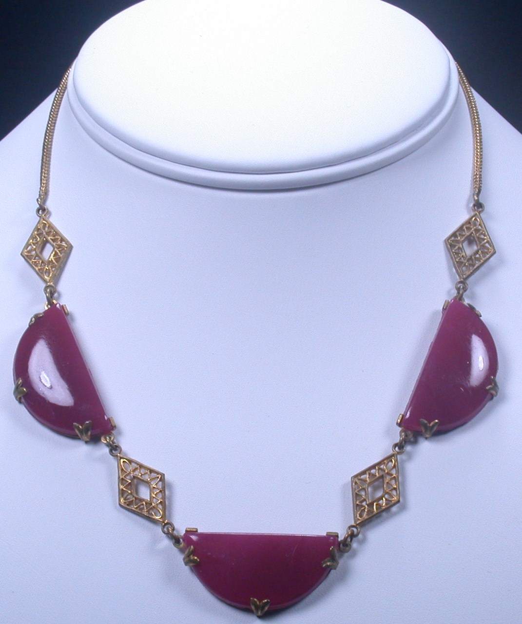 Art Deco Dusty Rose Glass Necklace